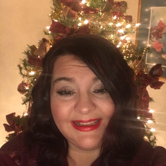 Meet your Posher, Robyn - Picture 3 of 3